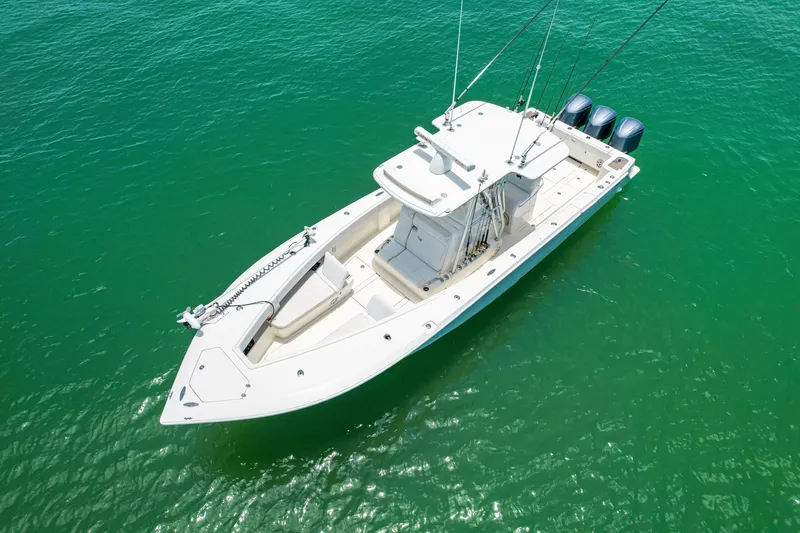 Slide: The Image of SeaVee 370Z 2018 - 6751318