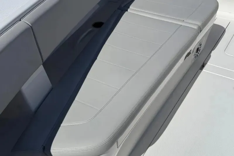 Slide: The Image of SeaVee 39 2023 - 6751512