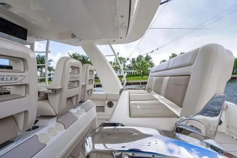 Slide: The Image of Boston Whaler 42 2022 - 6751714