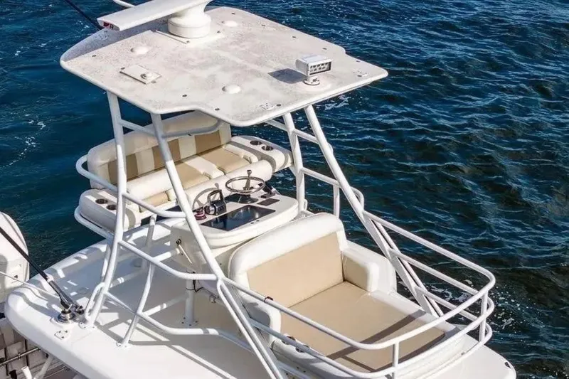 Slide: The Image of Boston Whaler 42 2022 - 6751696