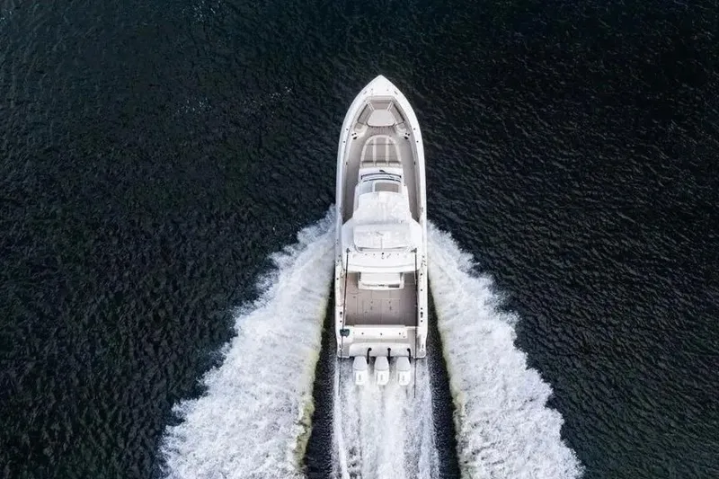 Slide: The Image of Boston Whaler 42 2022 - 6751697