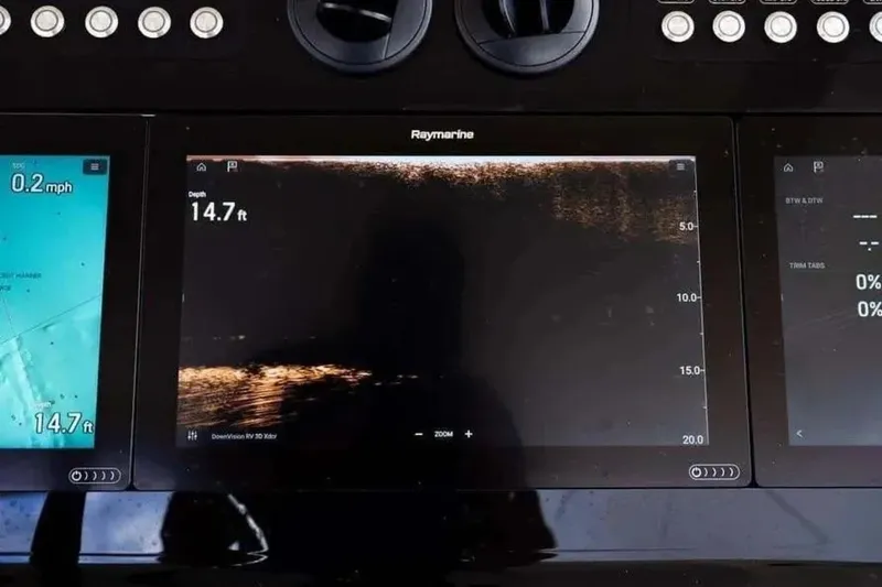 Slide: The Image of Boston Whaler 42 2022 - 6751719