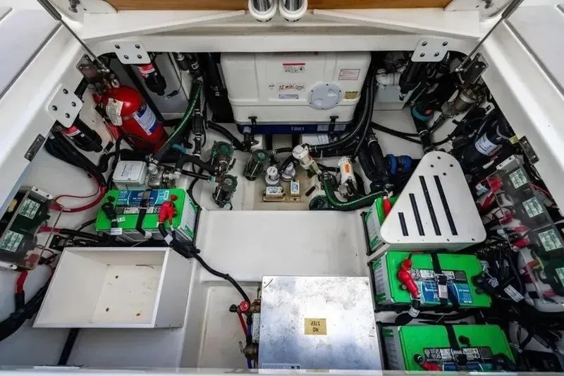 Slide: The Image of Boston Whaler 42 2022 - 6751711