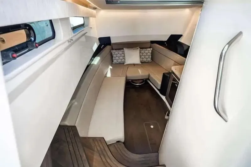 Slide: The Image of Boston Whaler 42 2022 - 6751701
