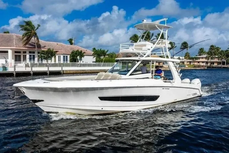 Slide: The Image of Boston Whaler 42 2022 - 6751693