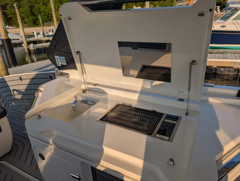 Slide: The Image of Galeon 32 2022 - 6751924