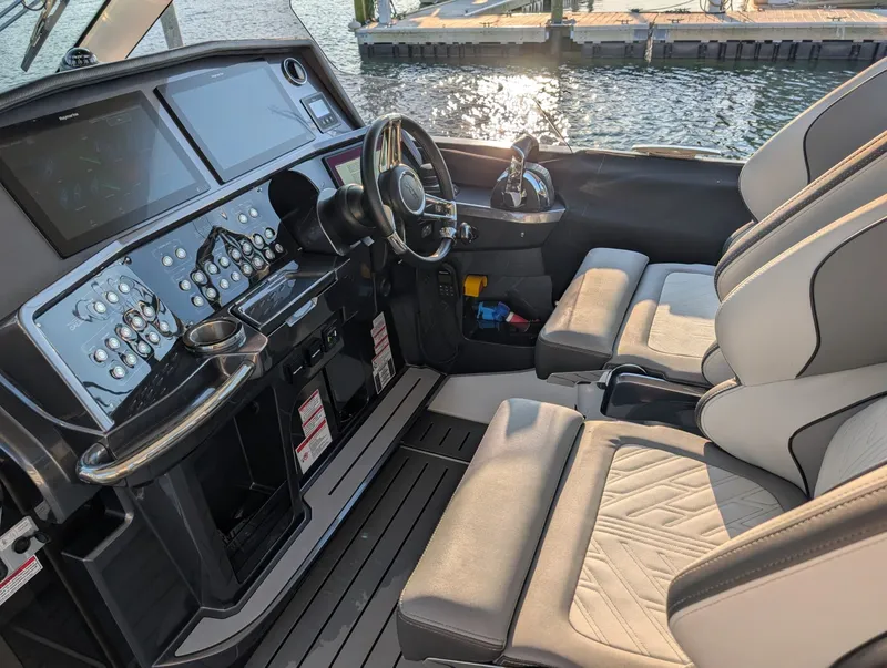 Slide: The Image of Galeon 32 2022 - 6751936