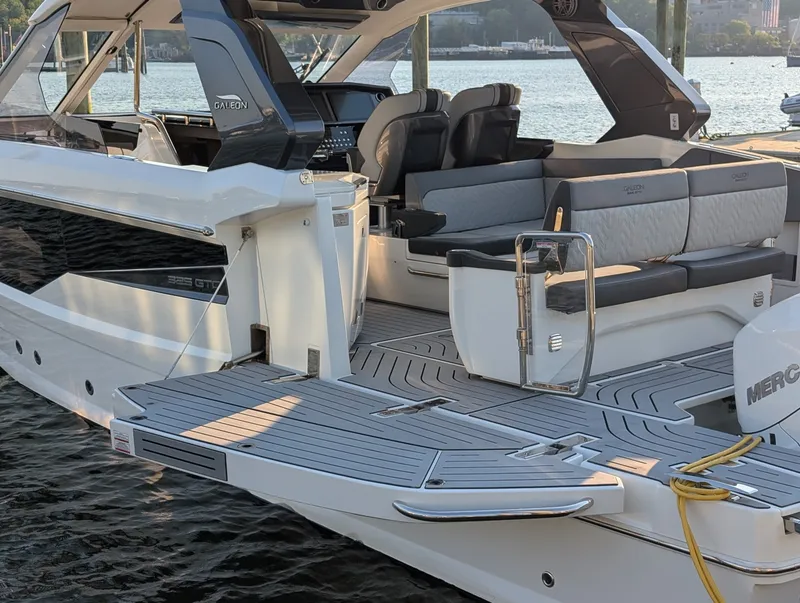 Slide: The Image of Galeon 32 2022 - 6751920