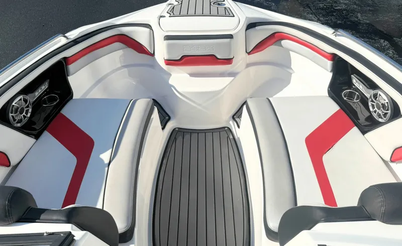Slide: The Image of Yamaha 242X 2018 - 6752288