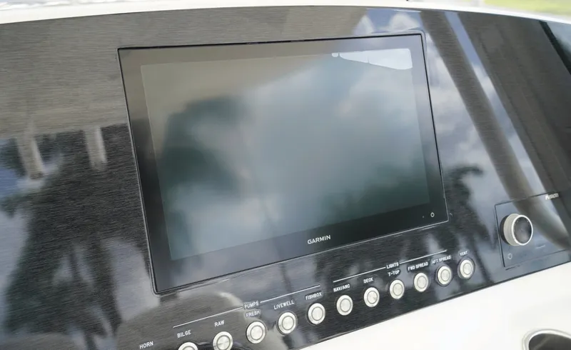 Slide: The Image of Regulator Marine 26XO 2021 - 6752328
