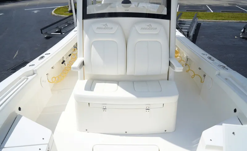 Slide: The Image of Regulator Marine 26XO 2021 - 6752351