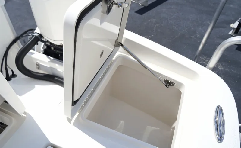 Slide: The Image of Regulator Marine 26XO 2021 - 6752345