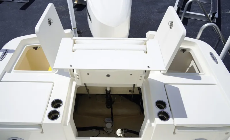 Slide: The Image of Regulator Marine 26XO 2021 - 6752342