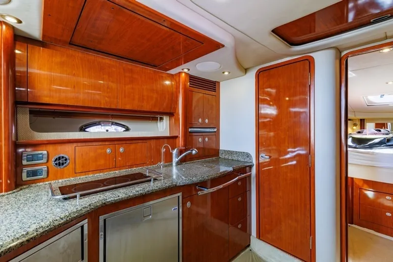 Slide: The Image of 2005 Sea Ray 390 Sundancer - 6752546