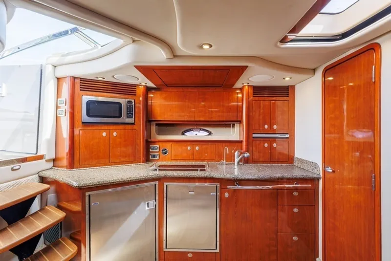 Slide: The Image of 2005 Sea Ray 390 Sundancer - 6752556