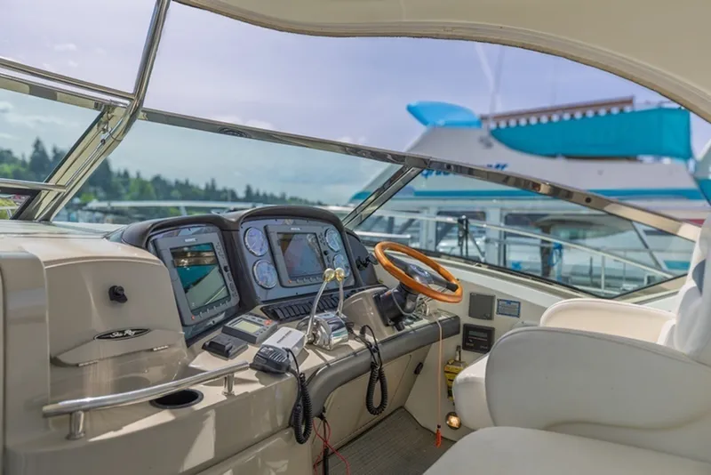 Slide: The Image of 2005 Sea Ray 390 Sundancer - 6752572