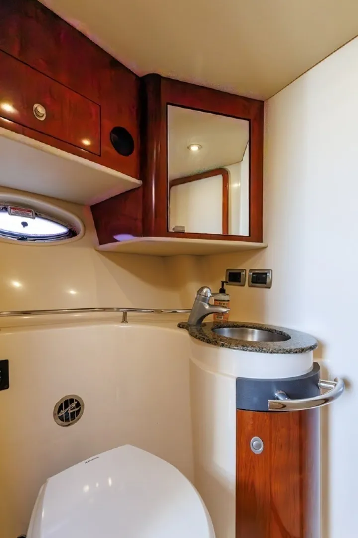 Slide: The Image of 2005 Sea Ray 390 Sundancer - 6752552