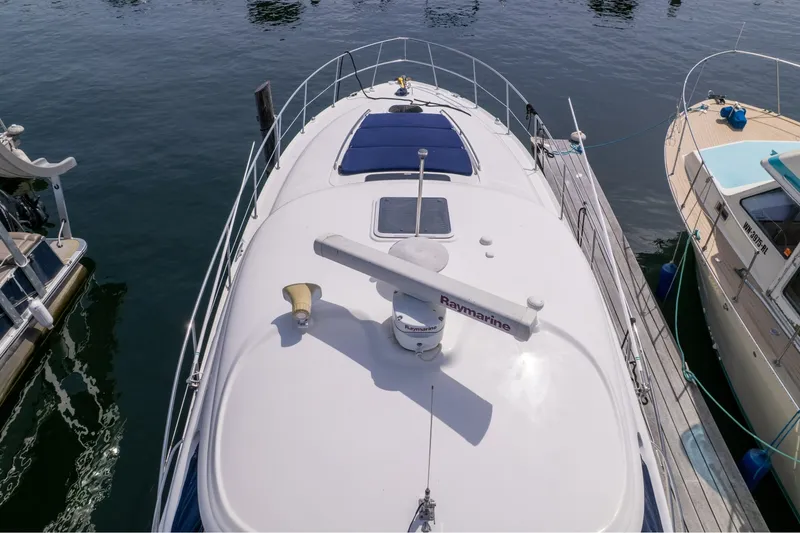 Slide: The Image of 2005 Sea Ray 390 Sundancer - 6757323