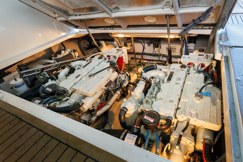 Slide: The Image of 2005 Sea Ray 390 Sundancer - 6757374
