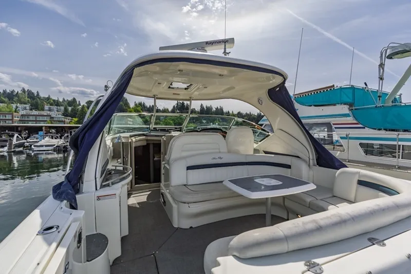 Slide: The Image of 2005 Sea Ray 390 Sundancer - 6752577
