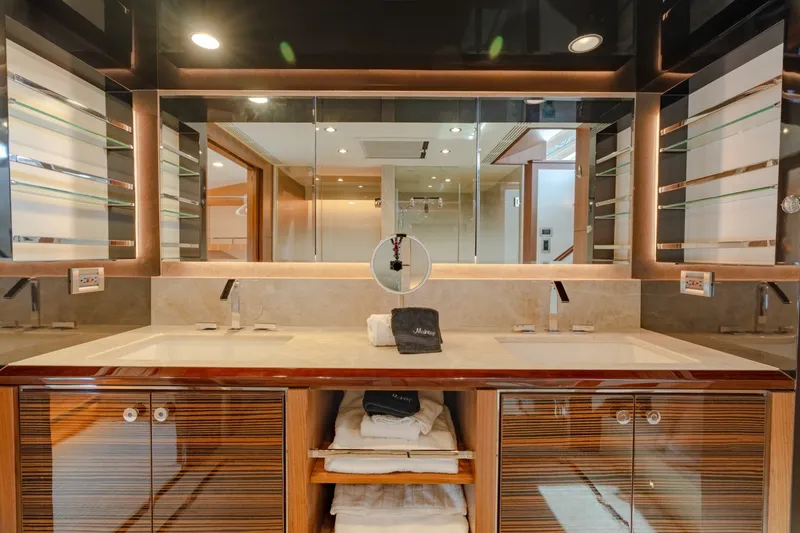 Slide: The Image of Ocean Alexander 100 Motoryacht 2019 - 6752834