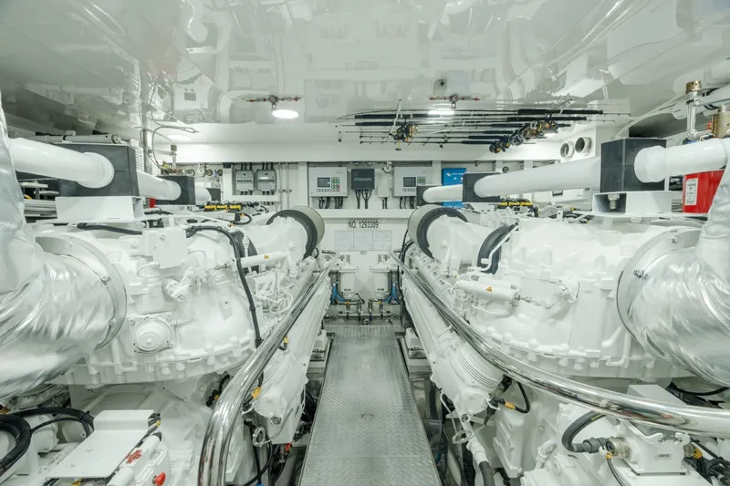 Slide: The Image of Ocean Alexander 100 Motoryacht 2019 - 6752806