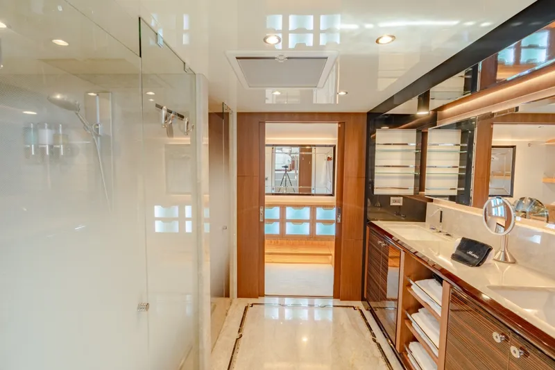 Slide: The Image of Ocean Alexander 100 Motoryacht 2019 - 6752832