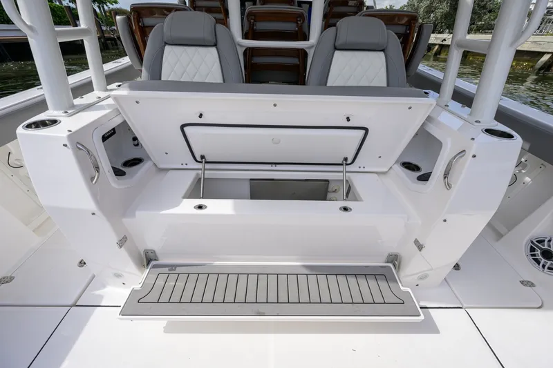 Slide: The Image of Everglades 45 GALLANT LADY - Cockpit 2023 Everglades 455 Center Console GALLANT LADY - 7656354