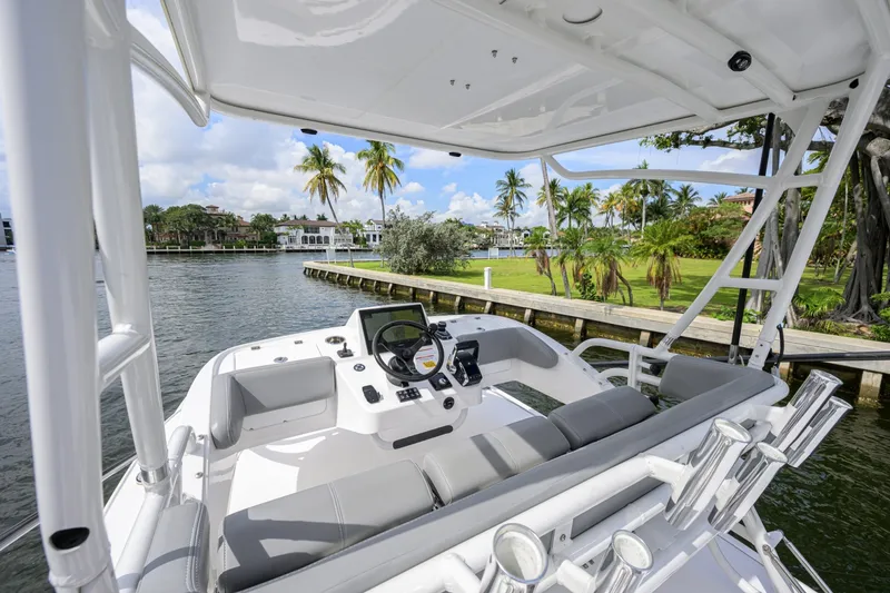 Slide: The Image of Everglades 45 GALLANT LADY - Tower 2023 Everglades 455 Center Console GALLANT LADY - 6753060