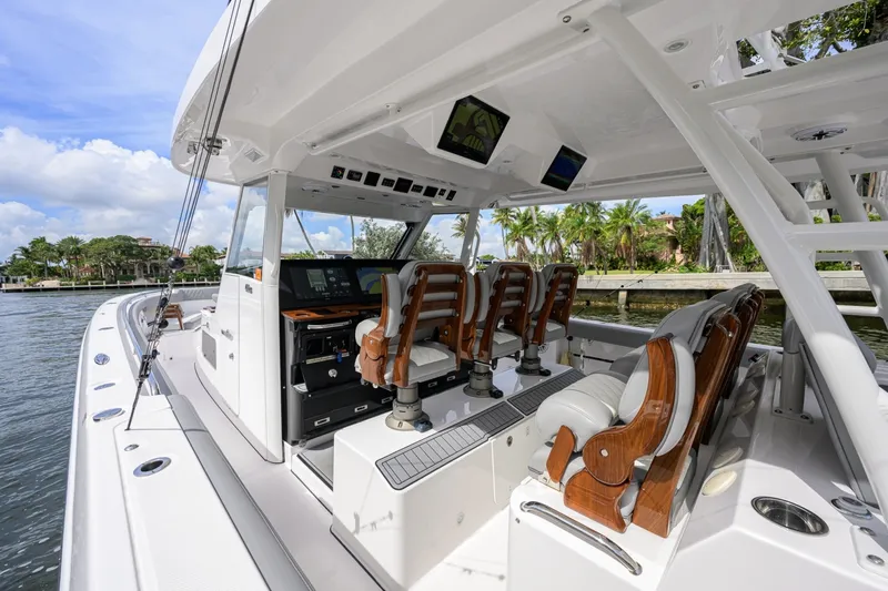 Slide: The Image of Everglades 45 GALLANT LADY - Port Helm Seating 2023 Everglades 455 Center Console GALLANT LADY - 7656332