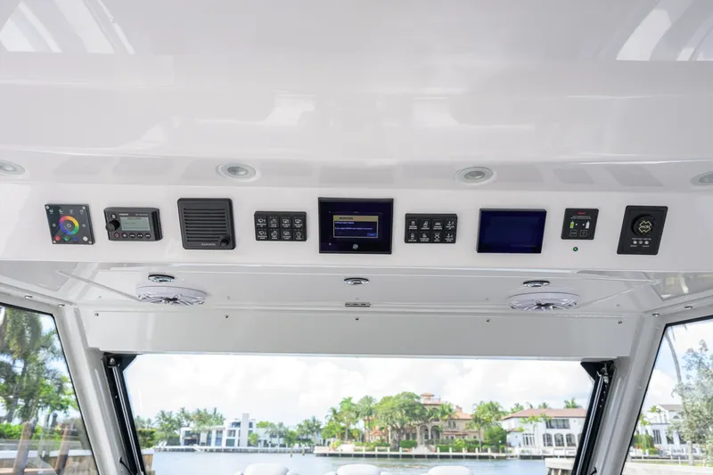 Slide: The Image of Everglades 45 GALLANT LADY - Overhead Electronics  2023 Everglades 455 Center Console GALLANT LADY - 6753048
