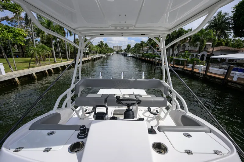 Slide: The Image of Everglades 45 GALLANT LADY - Tower 2023 Everglades 455 Center Console GALLANT LADY - 6753062