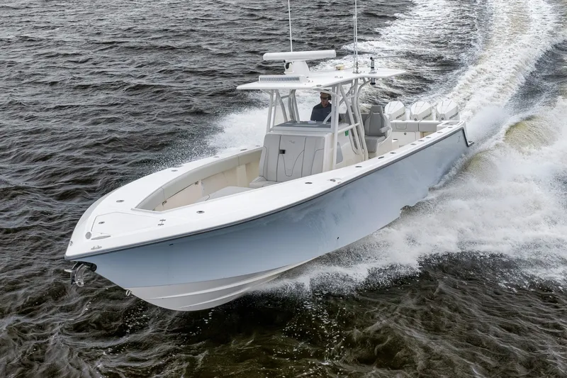 Slide: The Image of SeaVee 370Z 2022 - 6752934