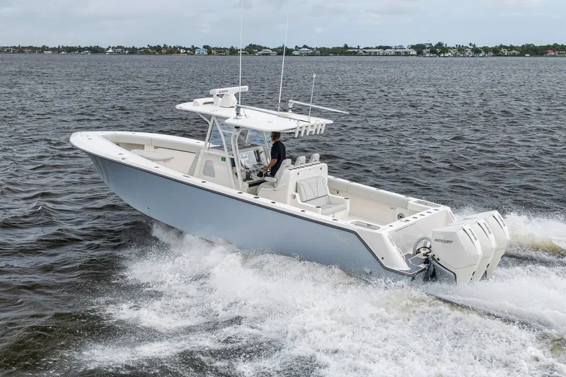 Slide: The Image of SeaVee 370Z 2022 - 6752929