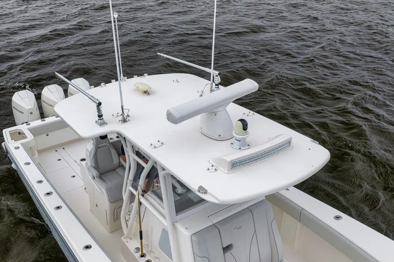 Slide: The Image of SeaVee 370Z 2022 - 6752915
