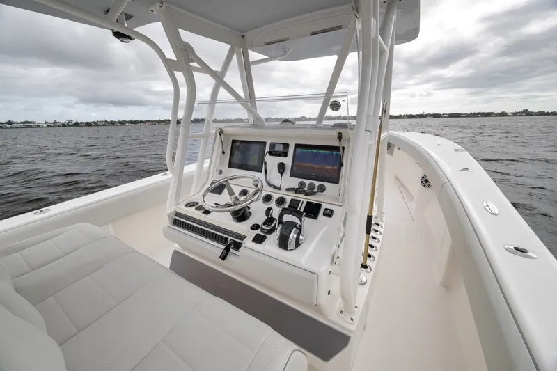 Slide: The Image of SeaVee 370Z 2022 - 6752964