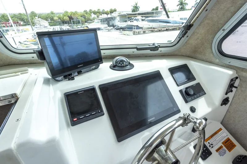 Slide: The Image of Parker Marine 25 2022 - 7088880