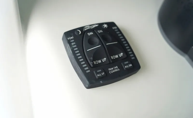 Slide: The Image of Sea Hunt Ultra 285FS 2027 - 6753664