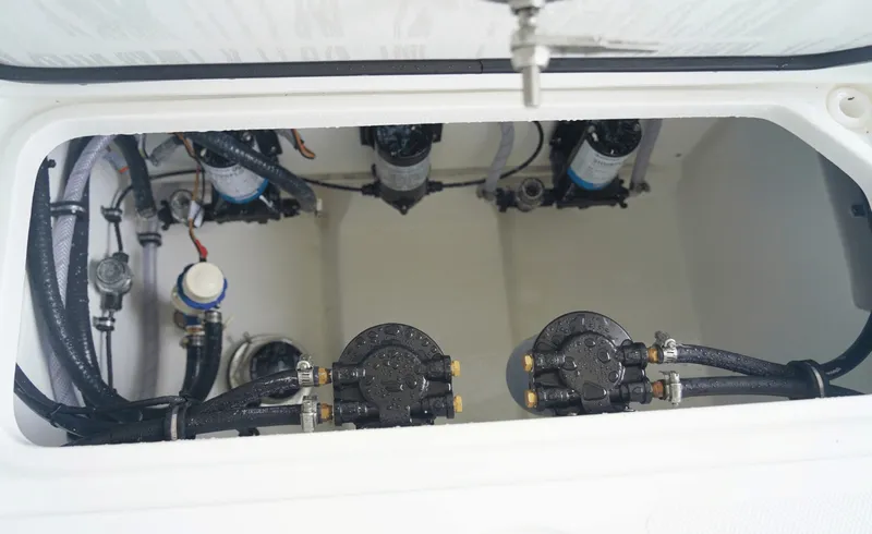 Slide: The Image of Sea Hunt Ultra 285FS 2027 - 6753633