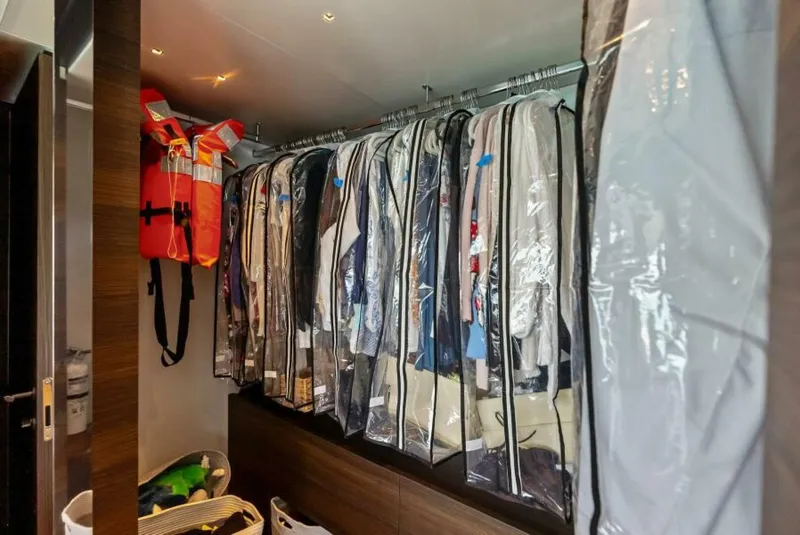 Slide: The Image of Custom 33 Navetta 2023 - 6753362
