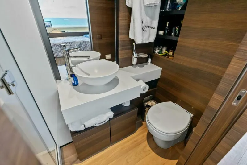 Slide: The Image of Custom 33 Navetta 2023 - 6753408