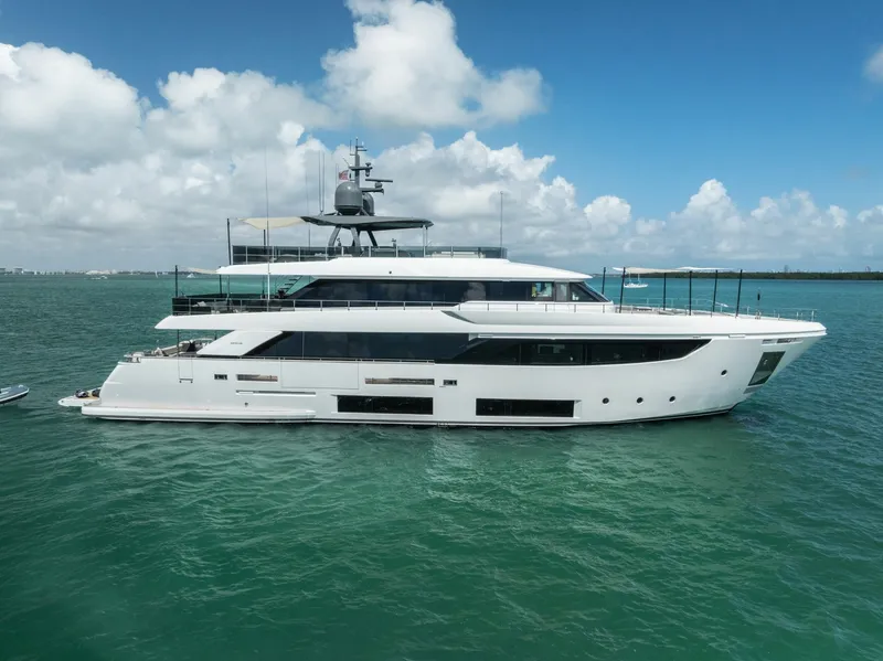 Slide: The Image of Custom 33 Navetta 2023 - 6753457