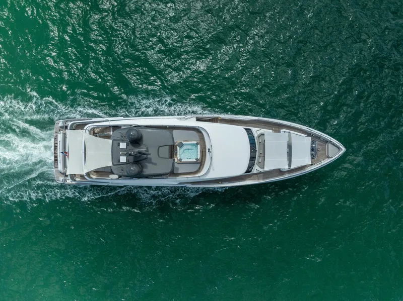 Slide: The Image of Custom 33 Navetta 2023 - 6753448