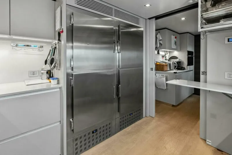 Slide: The Image of Custom 33 Navetta 2023 - 6753352