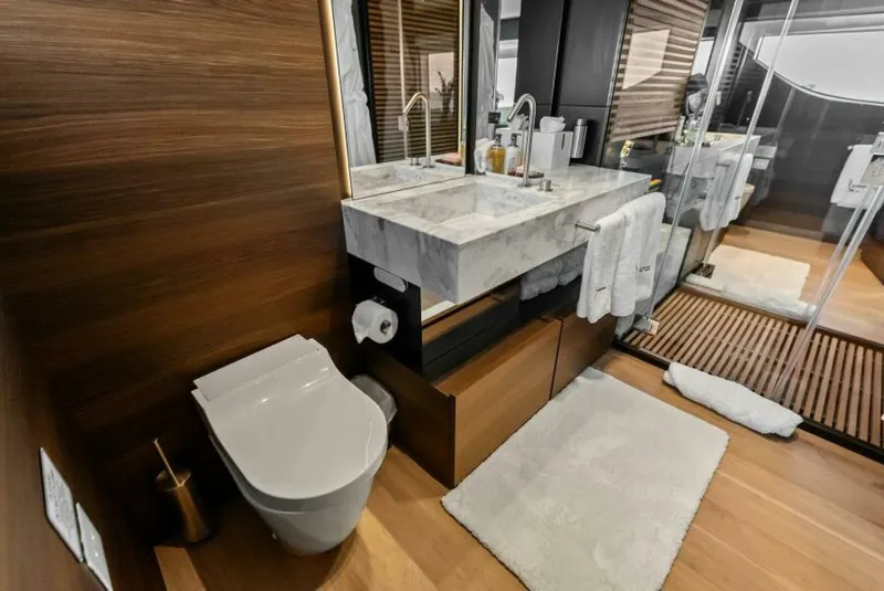 Slide: The Image of Custom 33 Navetta 2023 - 6753372