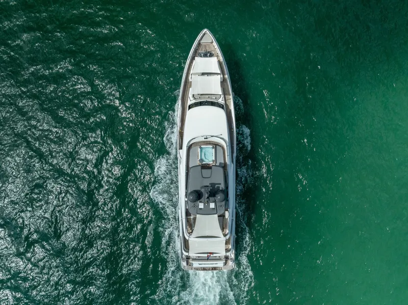 Slide: The Image of Custom 33 Navetta 2023 - 6753449