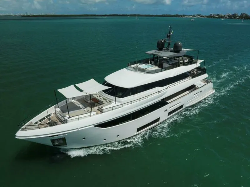 Slide: The Image of Custom 33 Navetta 2023 - 6753303