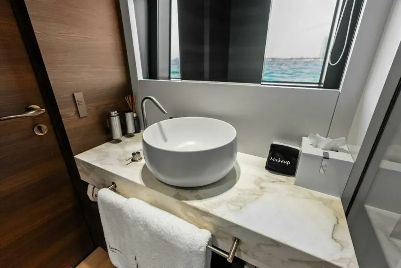 Slide: The Image of Custom 33 Navetta 2023 - 6753396