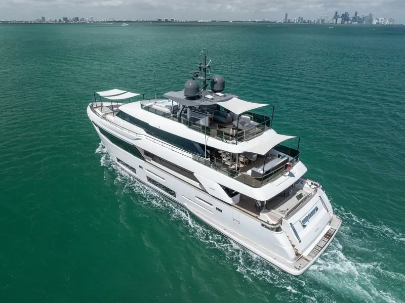 Slide: The Image of Custom 33 Navetta 2023 - 6753452