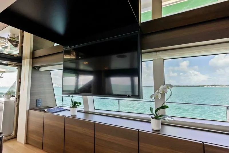 Slide: The Image of Custom 33 Navetta 2023 - 6753342